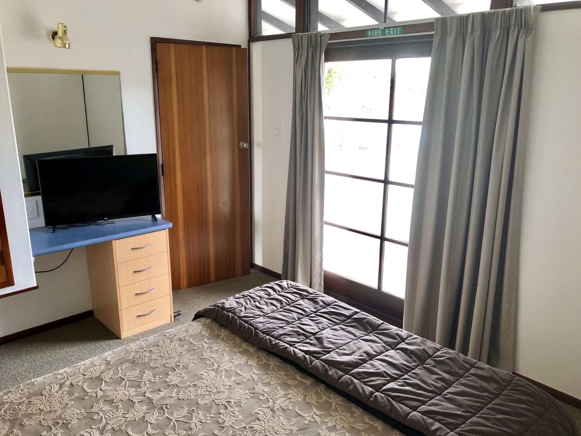 蒂尔汽车旅馆 吉斯伯恩 外观 照片